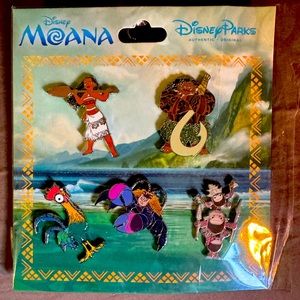 Moana Disneyland Pin Set
